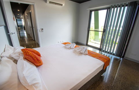 Magnum Serviced Apartments - Accommodation Mermaid Beach 34
