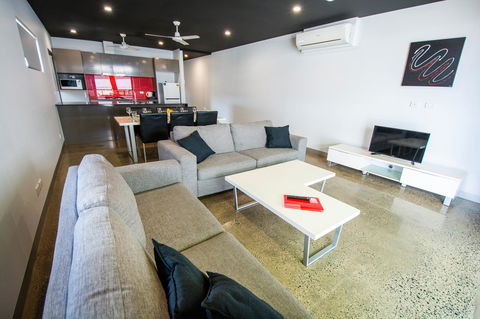 Magnum Serviced Apartments - Accommodation Mermaid Beach 4