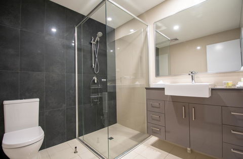 Magnum Serviced Apartments - Accommodation Mermaid Beach 10
