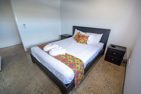Magnum Serviced Apartments - Accommodation Mermaid Beach 9