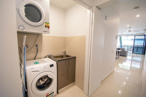 Magnum Serviced Apartments - Accommodation Mermaid Beach 15