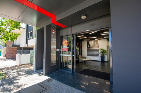 Magnum Serviced Apartments - Accommodation Mermaid Beach 25