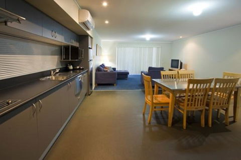 Corrigans Cove - Accommodation Mermaid Beach 7