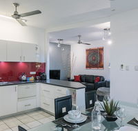 CitySide Apartment - 2 Bedroom with Private Courtyard - Accommodation Mermaid Beach