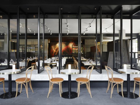 Burbury Hotel - Accommodation Mermaid Beach 18
