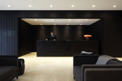 Burbury Hotel - Accommodation Mermaid Beach 1