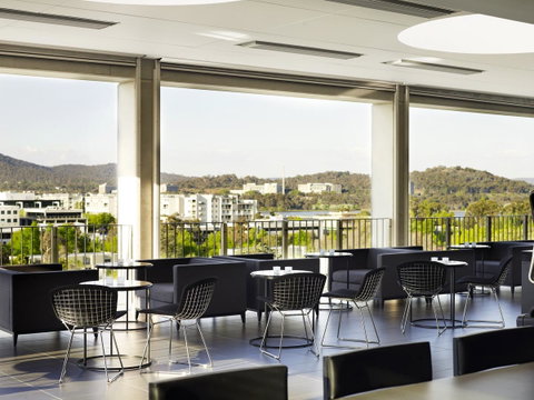 Burbury Hotel - Accommodation Mermaid Beach 9