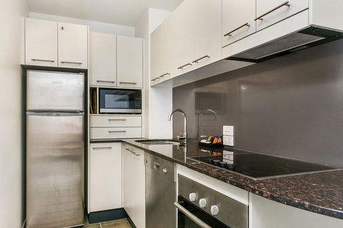 Lennox Holiday Apartments - Accommodation Mermaid Beach 36