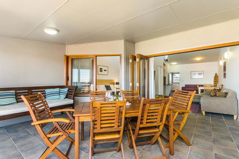 Lennox Holiday Apartments - Accommodation Mermaid Beach 33