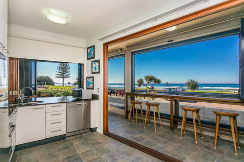 Lennox Holiday Apartments - Accommodation Mermaid Beach 13
