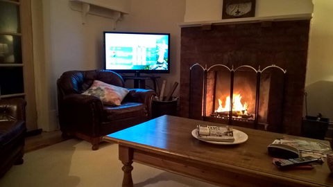 Book Keepers Cottage - Accommodation Mermaid Beach 3