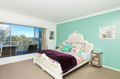 Booti Booti Lakehouse - Accommodation Mermaid Beach 3