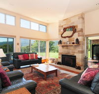 Bottlebrush Lodge - Great views and a pool - Accommodation Mermaid Beach