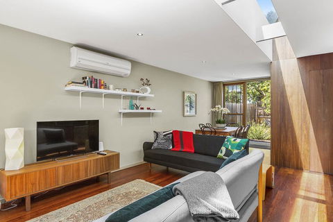 BOUTIQUE STAYS - Curran Terrace - Accommodation Mermaid Beach 1