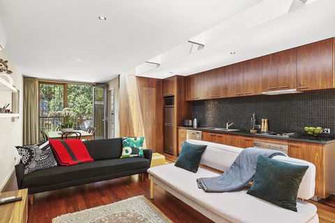 BOUTIQUE STAYS - Curran Terrace - Accommodation Mermaid Beach 0