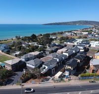 Brand new Peninsula Escape 100m to water - Accommodation Mermaid Beach