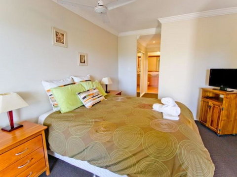 Breakers 1/8 - Accommodation Mermaid Beach 3
