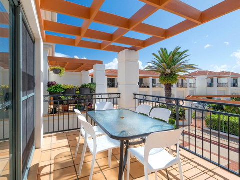 Breakers Block 3 - Unit 2 - Pool In Complex - Across The Road From The Beach - Accommodation Mermaid Beach 0