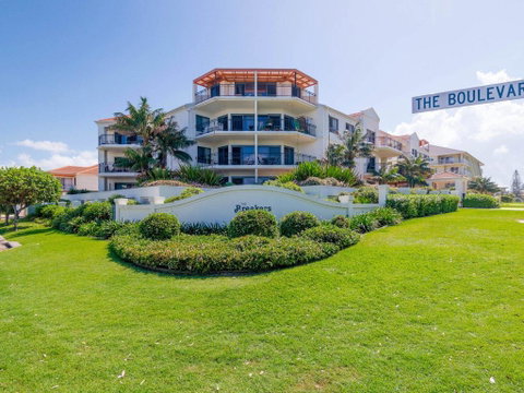 Breakers Block 3 - Unit 2 - Pool In Complex - Across The Road From The Beach - Accommodation Mermaid Beach 1