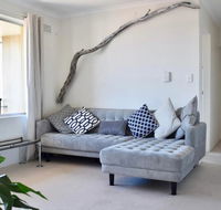 BRIGHT and airy TOP FLOOR apartment with FAB views - Accommodation Mermaid Beach
