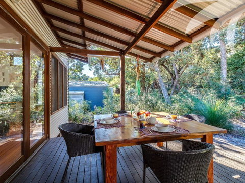 Buccoo - Accommodation Mermaid Beach 2