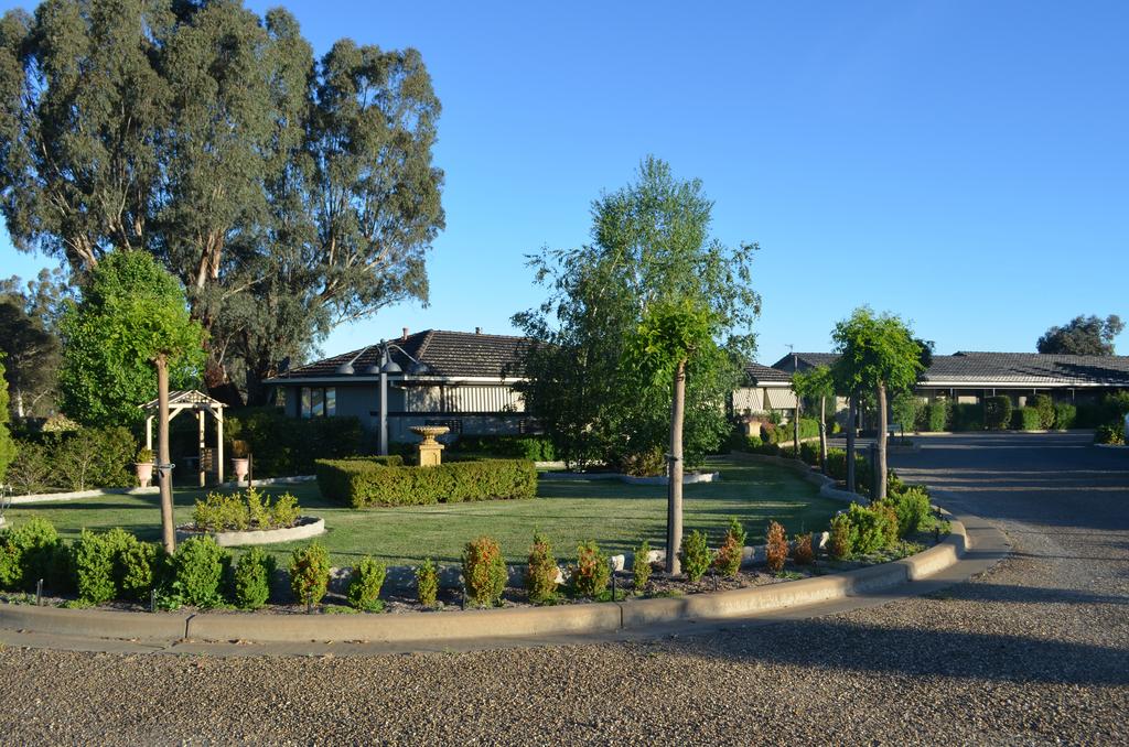 Lake Albert NSW Accommodation Mermaid Beach