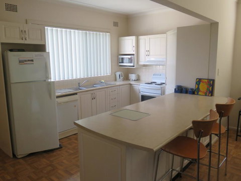 Cabenay 3 - VIEWS ACROSS THE PARK - Accommodation Mermaid Beach 3