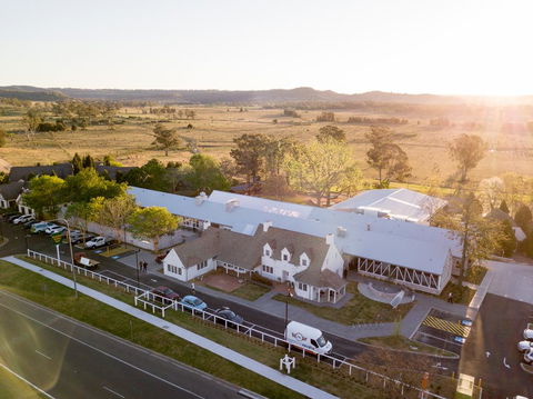 Camden Valley Inn - Accommodation Mermaid Beach 0