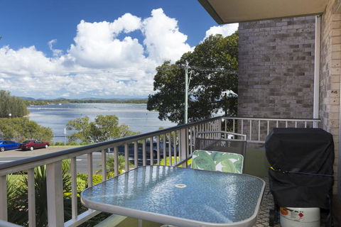 Camelot Unit 6 - Accommodation Mermaid Beach 1