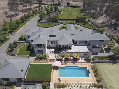 Canberra Luxury Estate - Accommodation Mermaid Beach 0
