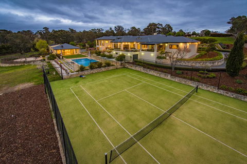 Canberra Luxury Estate - Accommodation Mermaid Beach 3