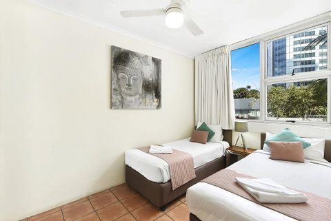 Carlton Apartments - Accommodation Mermaid Beach 2