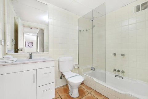 Carlton Apartments - Accommodation Mermaid Beach 1
