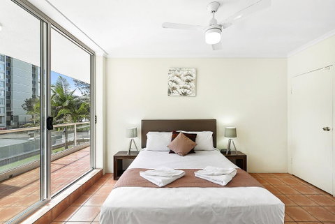 Carlton Apartments - Accommodation Mermaid Beach 3