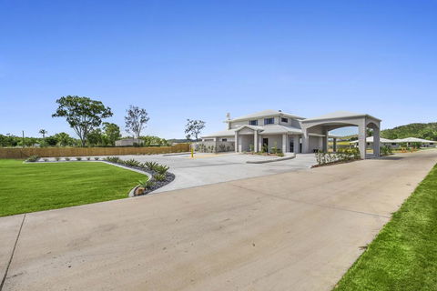 Casa Nostra Motel - Accommodation Mermaid Beach 2