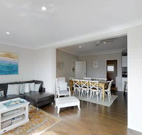 Casa Sorella - beachfront family home - Accommodation Mermaid Beach