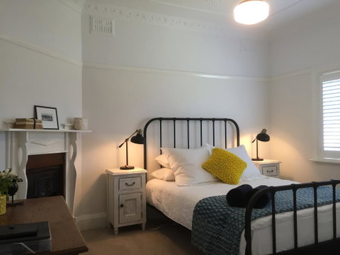 Casey Street Cottage Suite - Accommodation Mermaid Beach 1