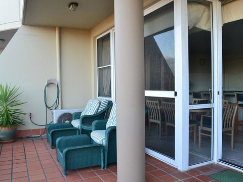 Castillo Del Mar 10 - Lake View Roof Terrace With Spa - Accommodation Mermaid Beach 3