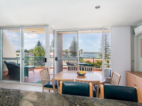 Castillo Del Mar 10 - Lake View Roof Terrace With Spa - Accommodation Mermaid Beach 0