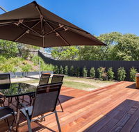 Caxton Beach House - hot tub spa - Accommodation Mermaid Beach