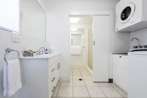 Cayman Quays - Accommodation Mermaid Beach 3