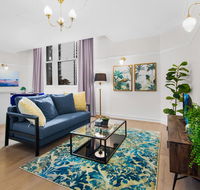 Central Apartment with Spacious Living and Dining - Accommodation Mermaid Beach