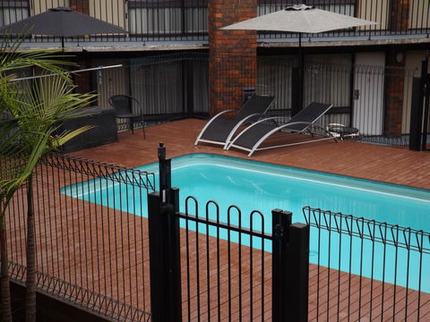 Central Court Motel Warrnambool - Accommodation Mermaid Beach 2