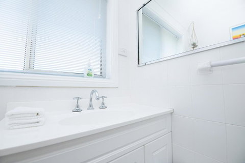 Central March 2 Bed, Walk Everywhere - Accommodation Mermaid Beach 1