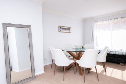 Central March 2 Bed, Walk Everywhere - Accommodation Mermaid Beach 2