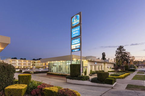 Central Motel & Apartments, Best Western Signature Collection - Accommodation Mermaid Beach 1
