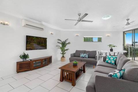Centrepoint Apartments - Accommodation Mermaid Beach 3
