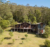 Chalet Beaumont - alluring appeal  stunning views - Accommodation Mermaid Beach