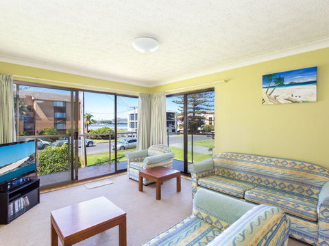 Champagne Court 1 With Water Views - Accommodation Mermaid Beach 0