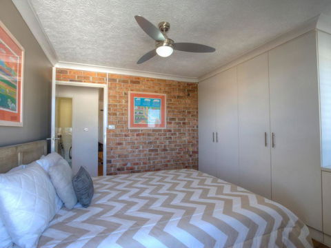 Champagne Court 10 - Accommodation Mermaid Beach 2